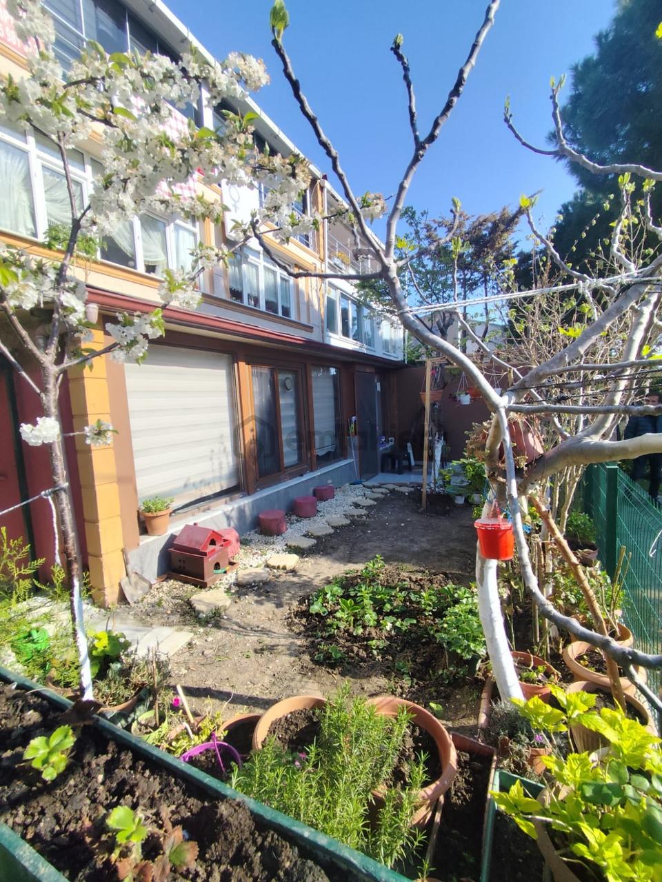 Silivri Basınkent 2 Sitesi’nde Satılık Masrafsız 4+2 Tripleks Villa