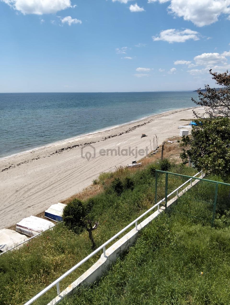 Büyük Erseven Levent Tatil Köyünde Satılık 3+1 Bahçeli Daire