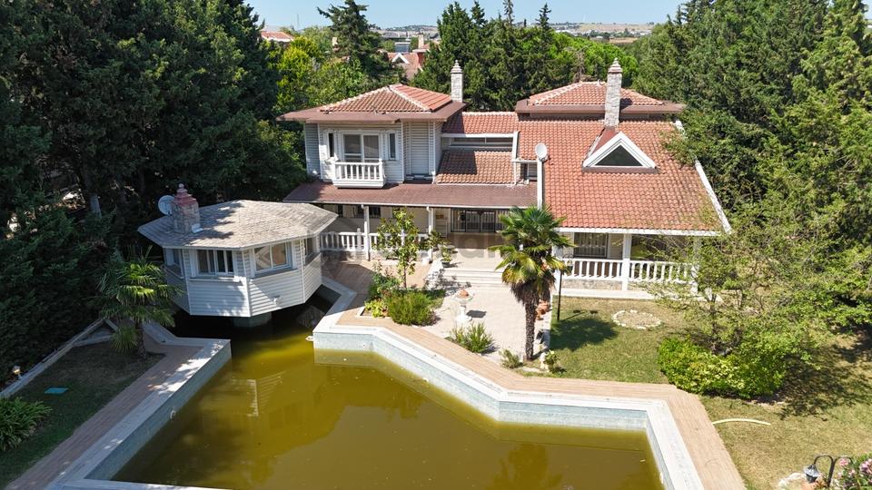 Silivri Ortaköy’de 1.925 m² Arsa İçinde Satılık Lüks Villa