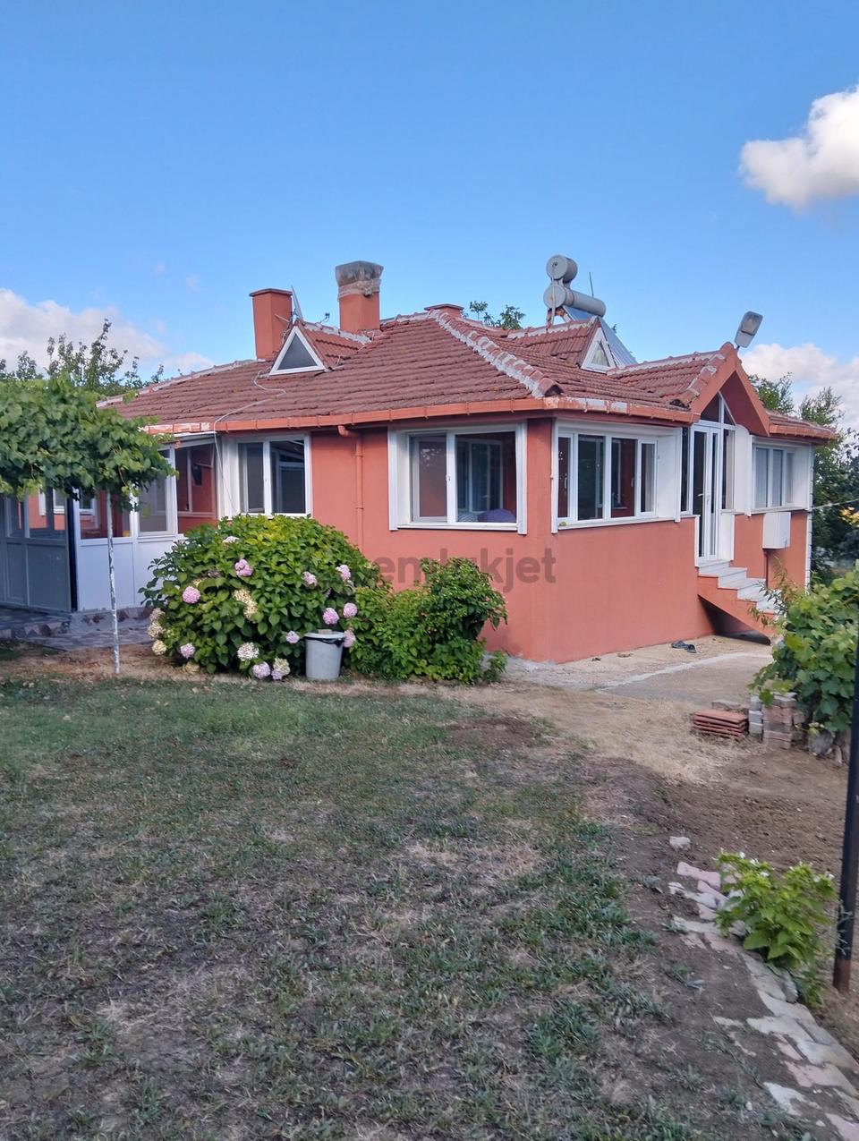 Silivri Akören’de 1.924 m² İmarlı Arsa İçinde Satılık Müstakil Ev