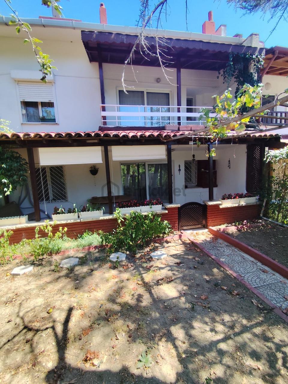 Basınkent 2 Sitesinde Satılık Bahçeli Teraslı Tripleks Villa