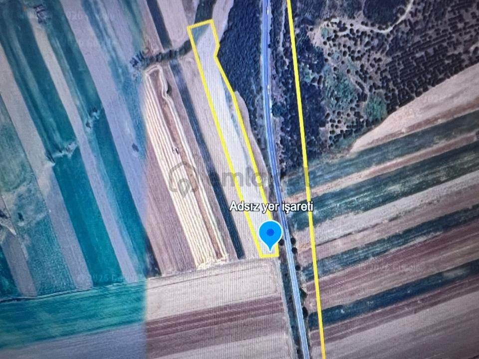Silivri Çeltik Mahalesin De Asfalta Cepheli Satılık Tarla