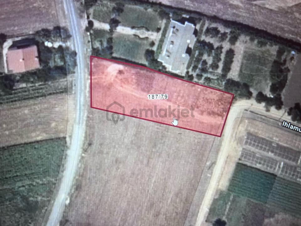 Silivri Çeltik Mahallesi'nde Satılık 1.734 m² Konut İmar Arazi