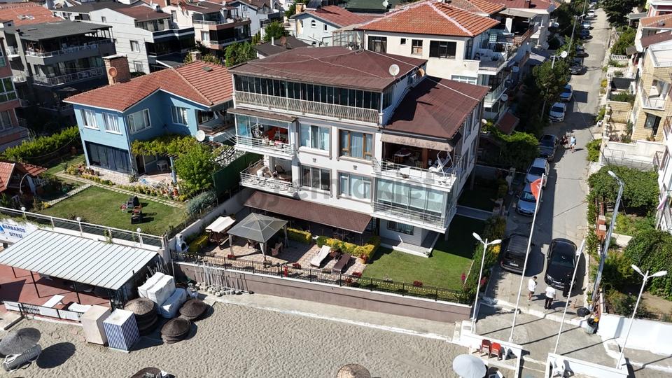 Silivri Mavi Yelkende Kiralık Denize Sıfır 5+1 Bahçeli Daire