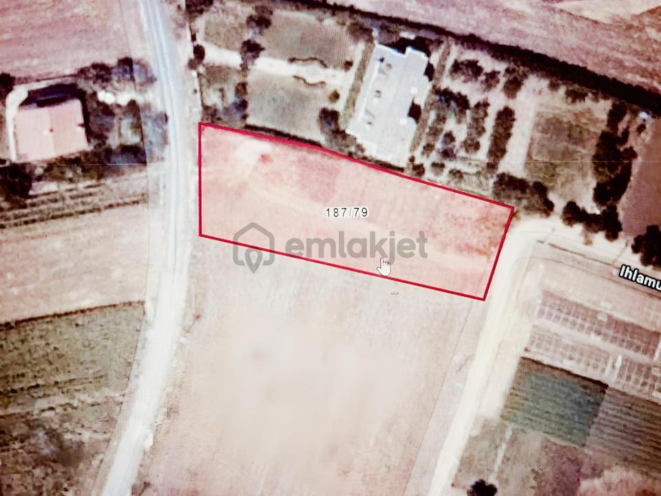 Silivri Çeltik Mahallesi'nde Satılık 1.734 m² Konut İmarlı Arsa